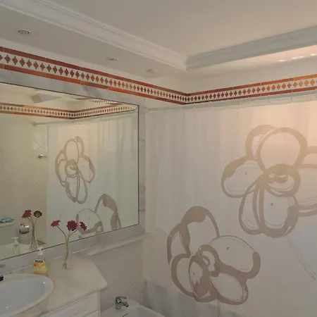 Апартаменты Romantic Retreat With Marine View Акантиладо-де-Лос-Хигантес
