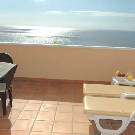 Romantic Retreat With Marine View Apartamento