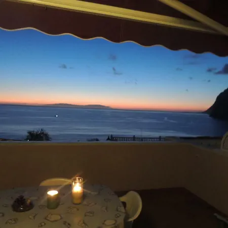 Romantic Retreat With Marine View Apartamento *