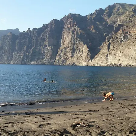 Apartamento Romantic Retreat With Marine View